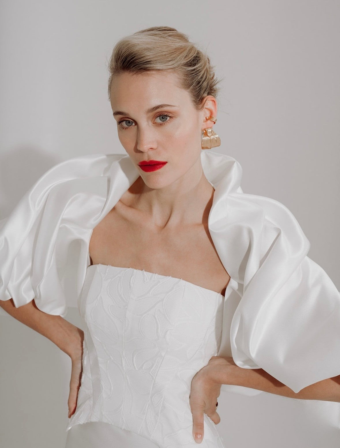Voluminous bridal cape