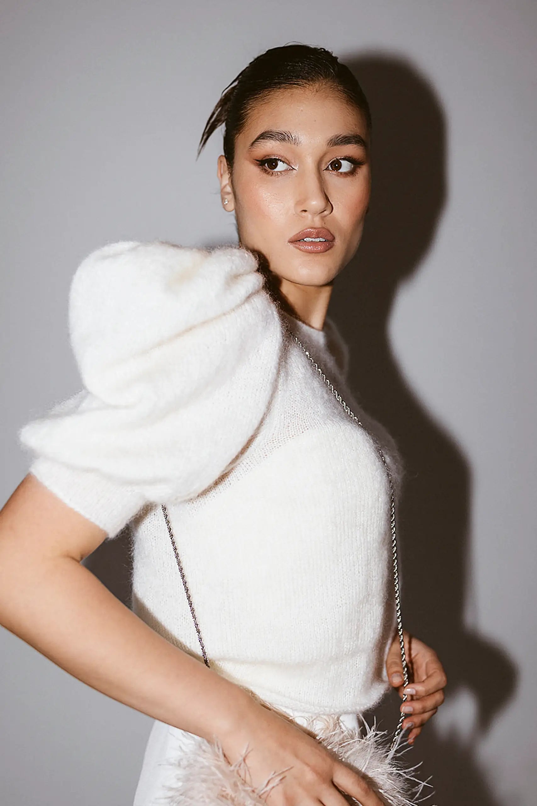 Bridal Knit Pullover mit Volumenärmeln für modernen Look in weiß 