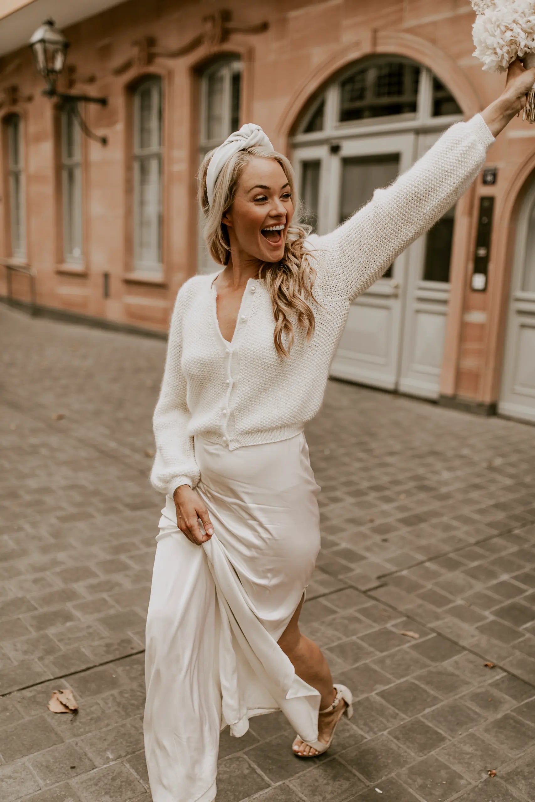 Handgestrickte Bridal Cardigan mit Puffärmeln und Perlmuster
