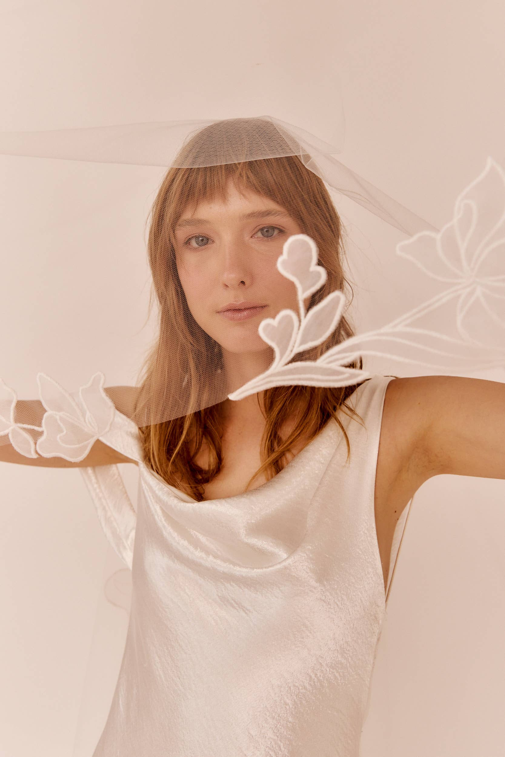 Organza Brautschleier mit floraler Spitze