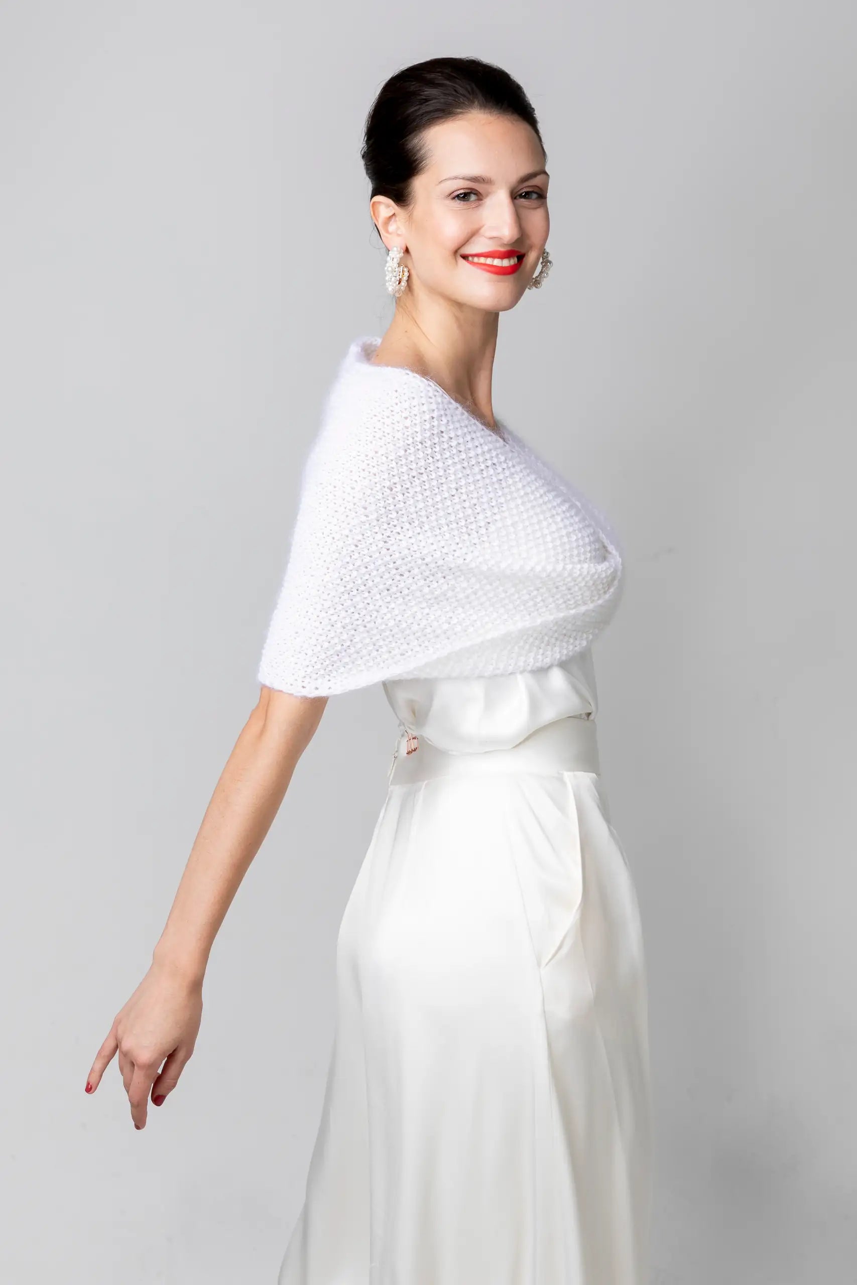Schulterfreie weiche Braut Stola im feinen Strick für Hochzeit und Standesamt
