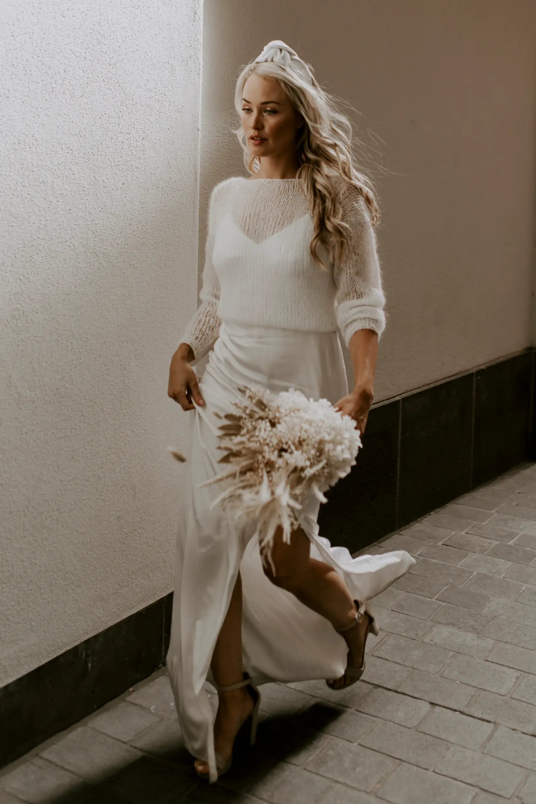 Semi-transparenter Bridal Sweater mit langen Ärmeln in ivory