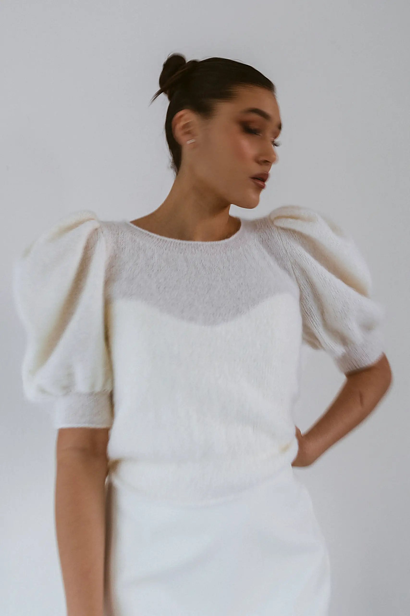 Statement Brautpullover mit Puffärmeln für Hochzeit oder Standesamt in ivory
