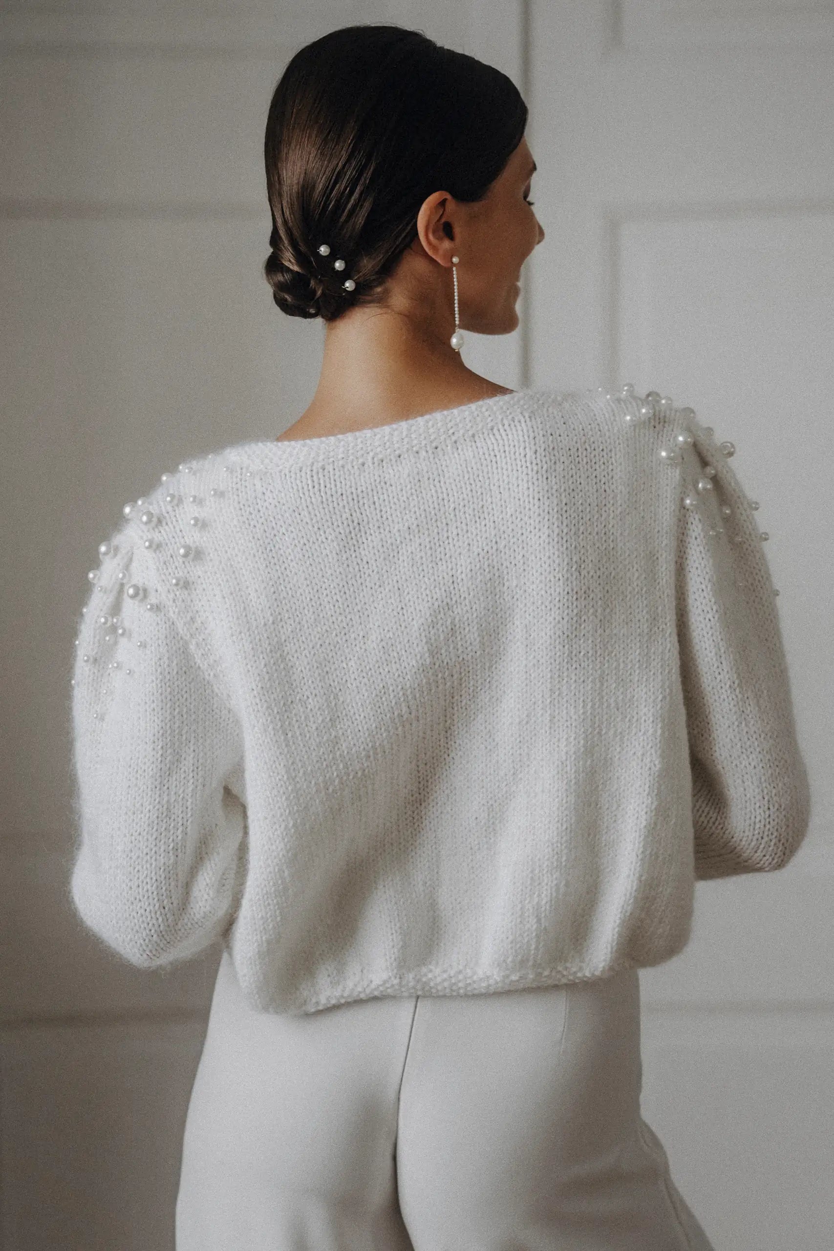 Handgestrickte Bridal Cardigan mit Puffärmeln und Rundhalsausschnitt
