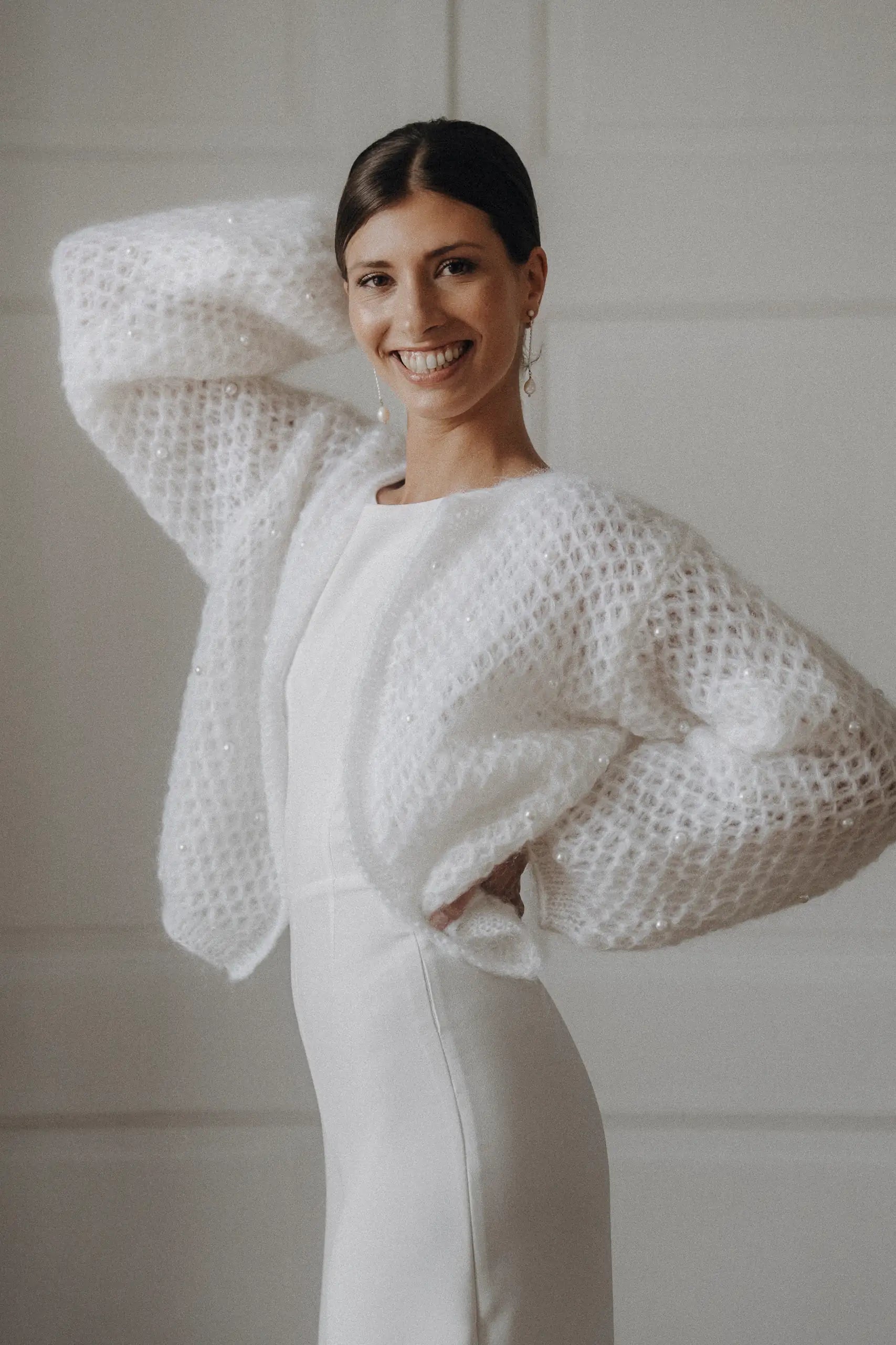 Brautstrickjacke gerade geschnitten zum Brautkleid